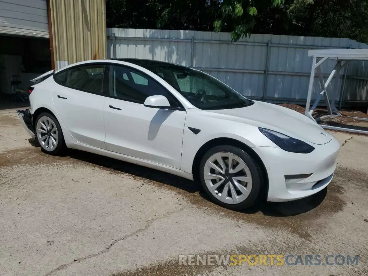 4 Photograph of a damaged car 5YJ3E1EA8NF368439 TESLA MODEL 3 2022