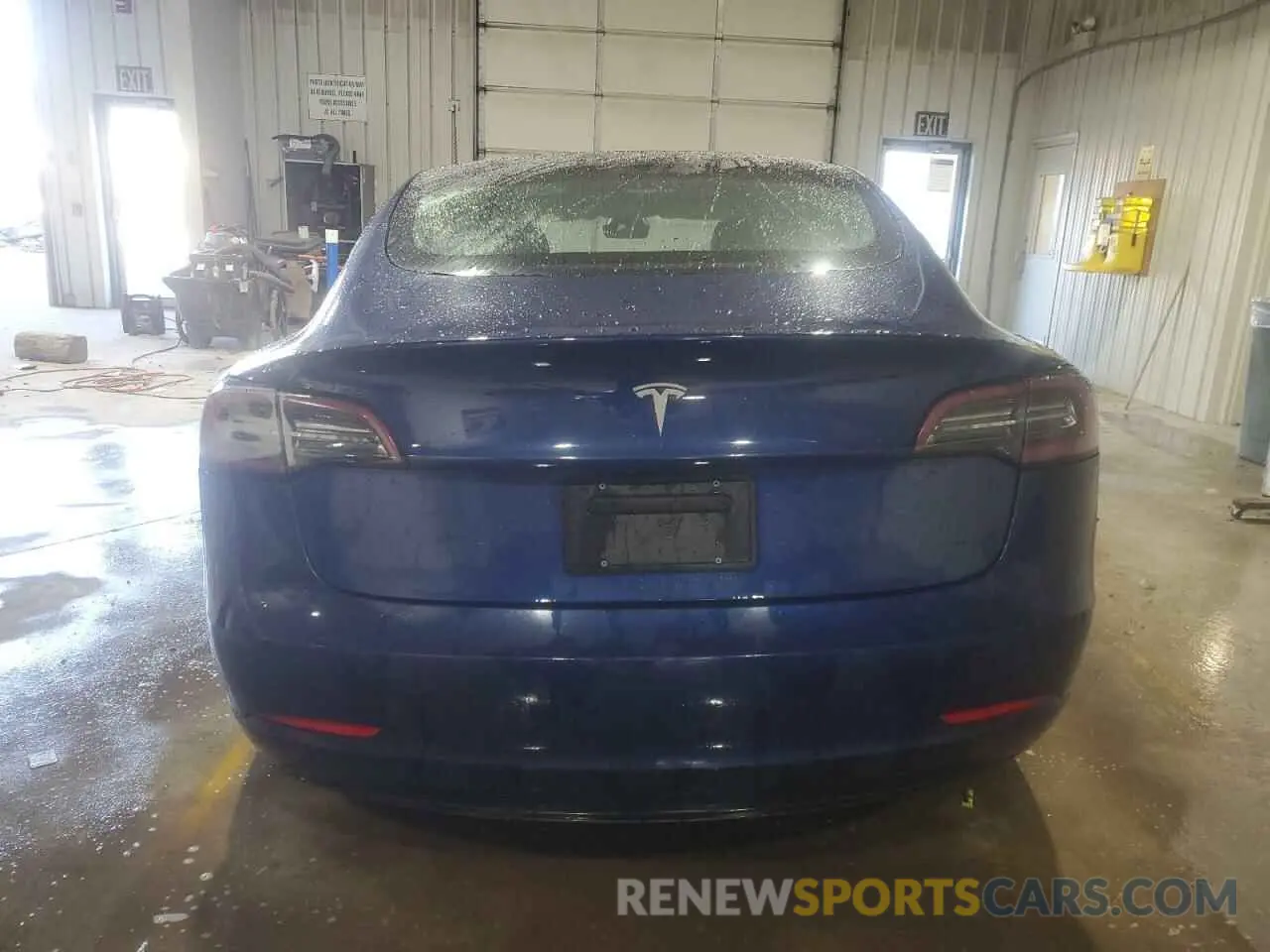 6 Photograph of a damaged car 5YJ3E1EA8NF371082 TESLA MODEL 3 2022