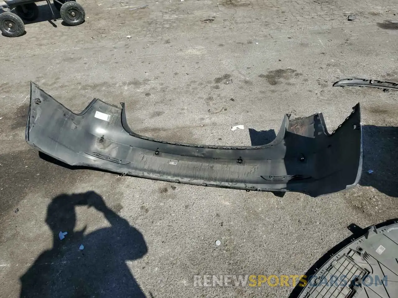 12 Photograph of a damaged car 5YJ3E1EA8NF372393 TESLA MODEL 3 2022