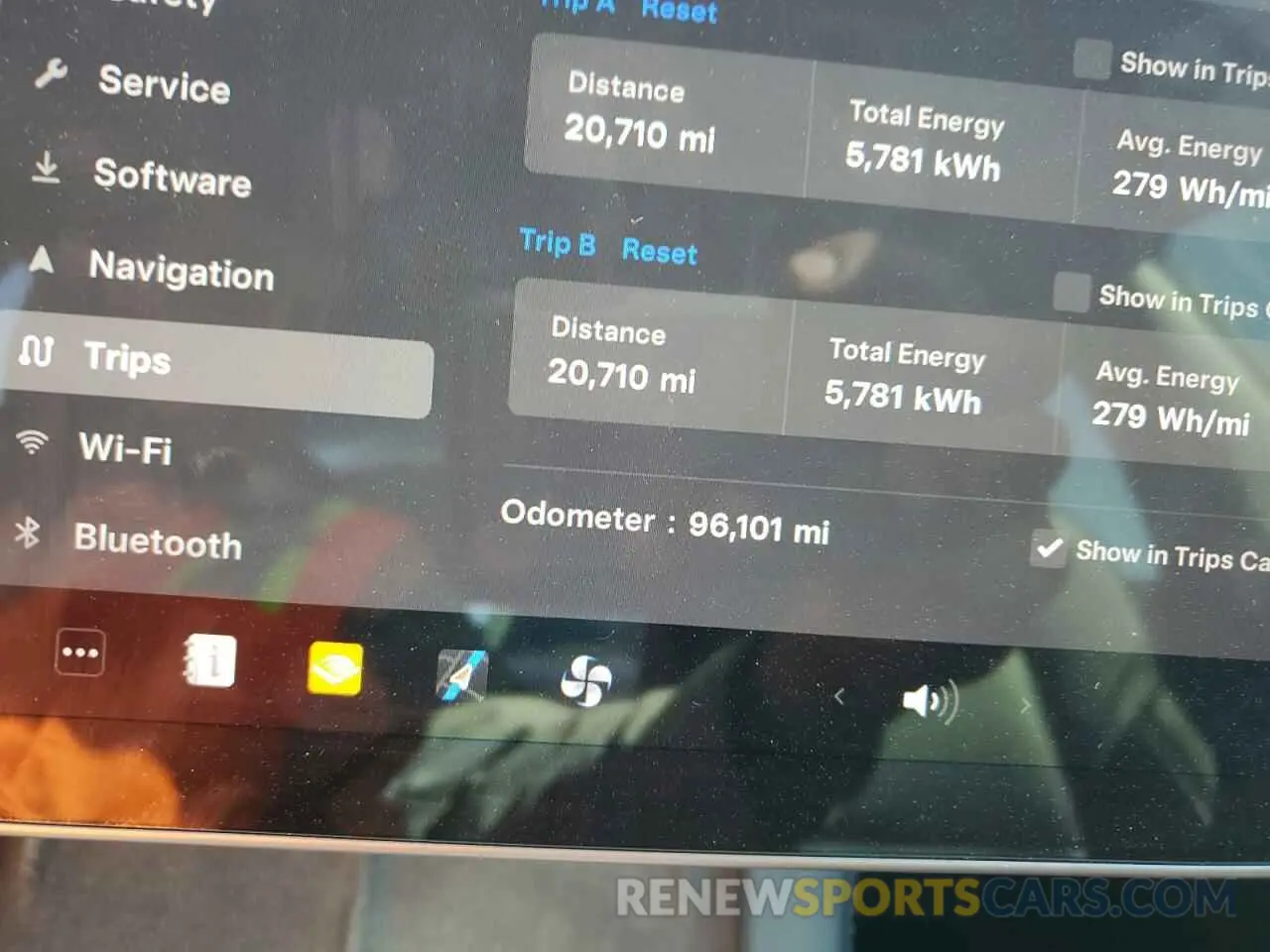 9 Photograph of a damaged car 5YJ3E1EA8NF372393 TESLA MODEL 3 2022