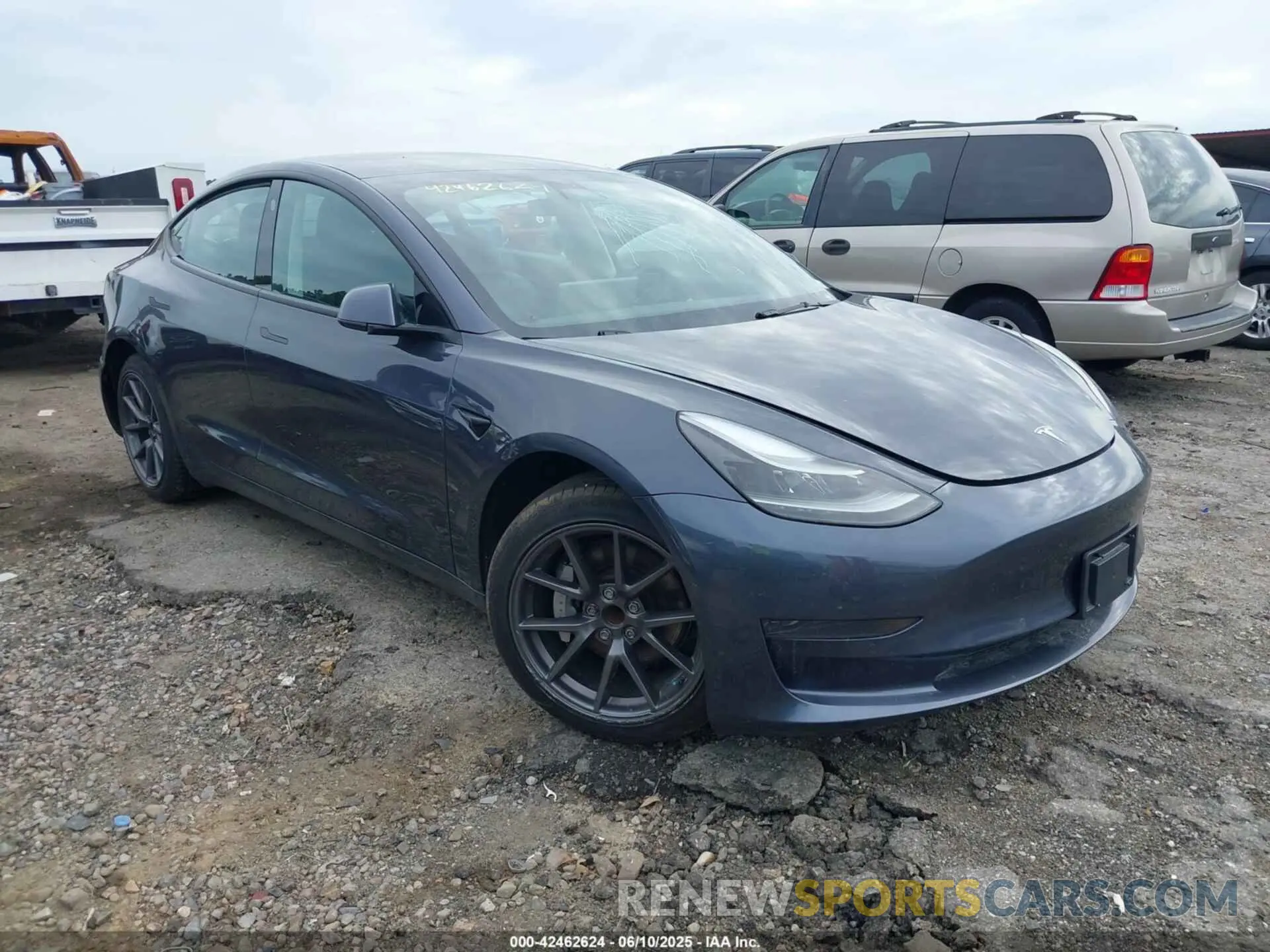 1 Photograph of a damaged car 5YJ3E1EA9NF108373 TESLA MODEL 3 2022
