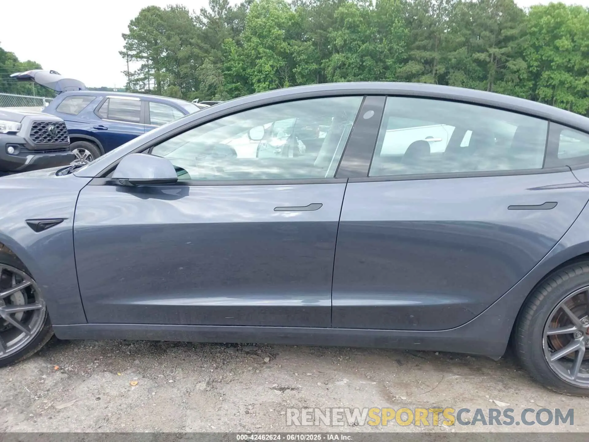 13 Photograph of a damaged car 5YJ3E1EA9NF108373 TESLA MODEL 3 2022