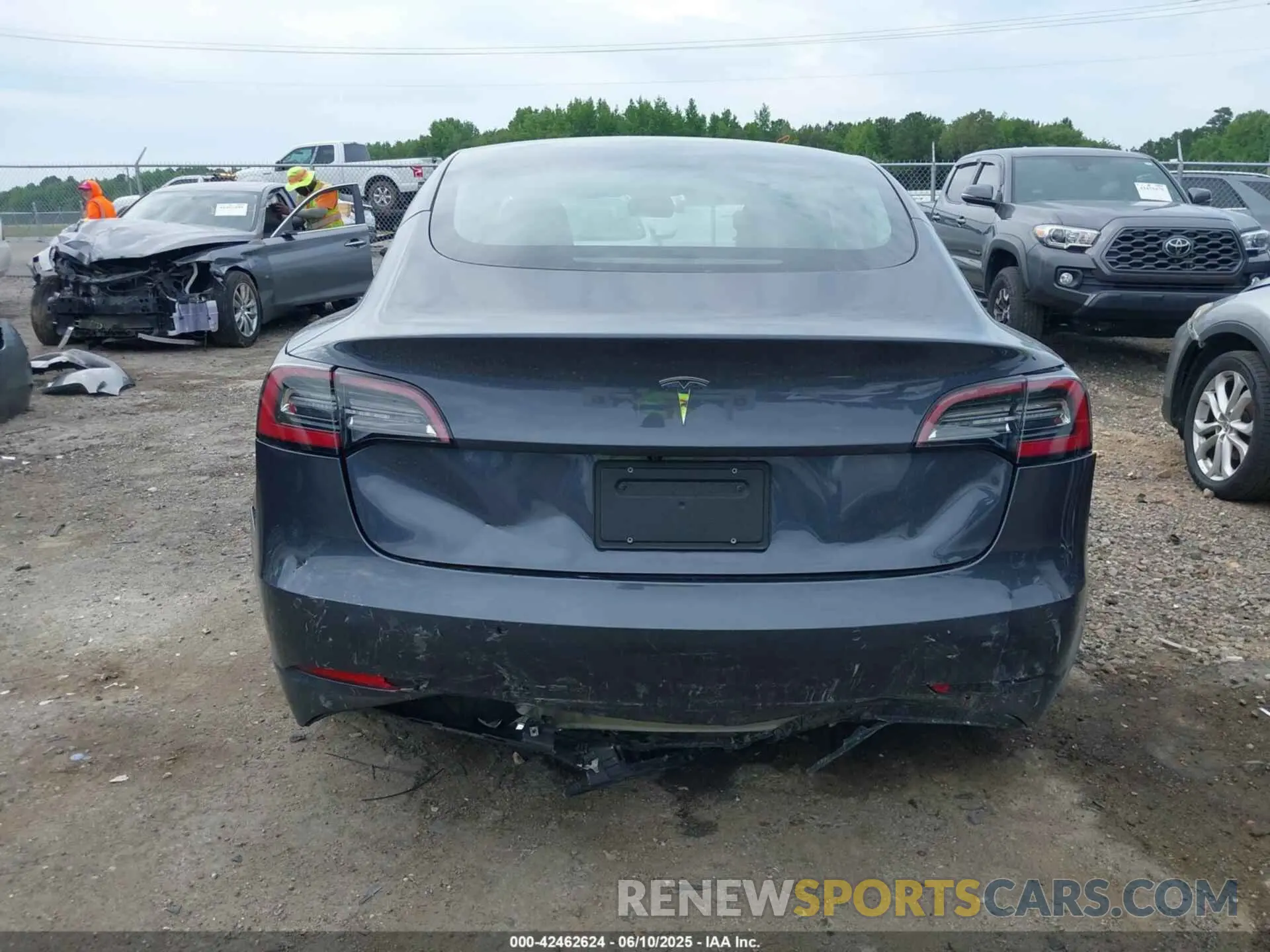 15 Photograph of a damaged car 5YJ3E1EA9NF108373 TESLA MODEL 3 2022