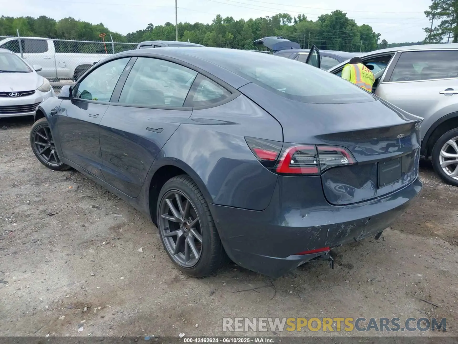 3 Photograph of a damaged car 5YJ3E1EA9NF108373 TESLA MODEL 3 2022