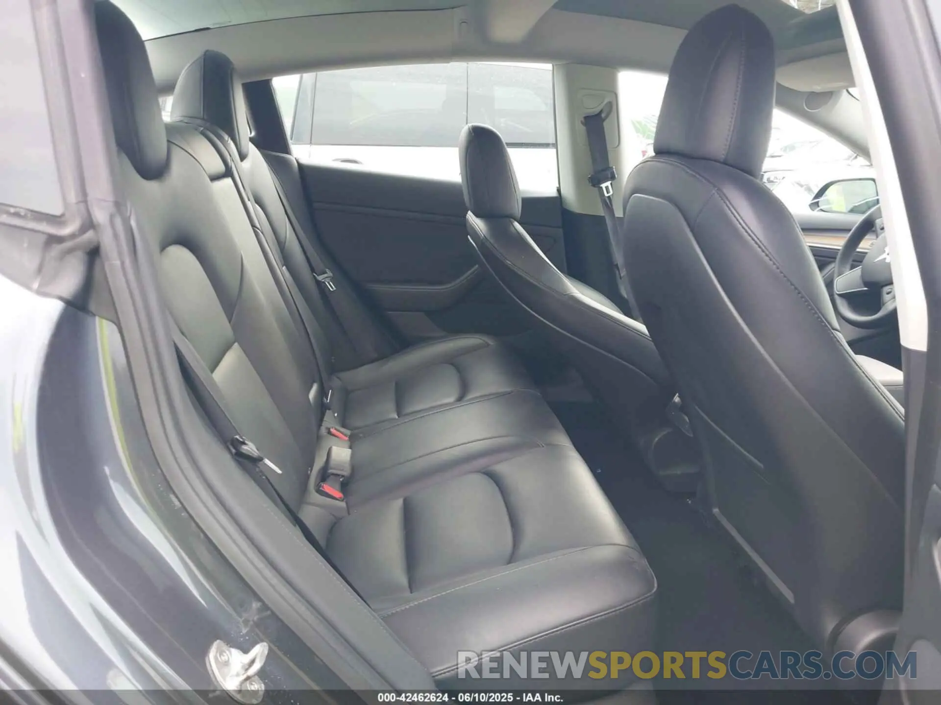8 Photograph of a damaged car 5YJ3E1EA9NF108373 TESLA MODEL 3 2022
