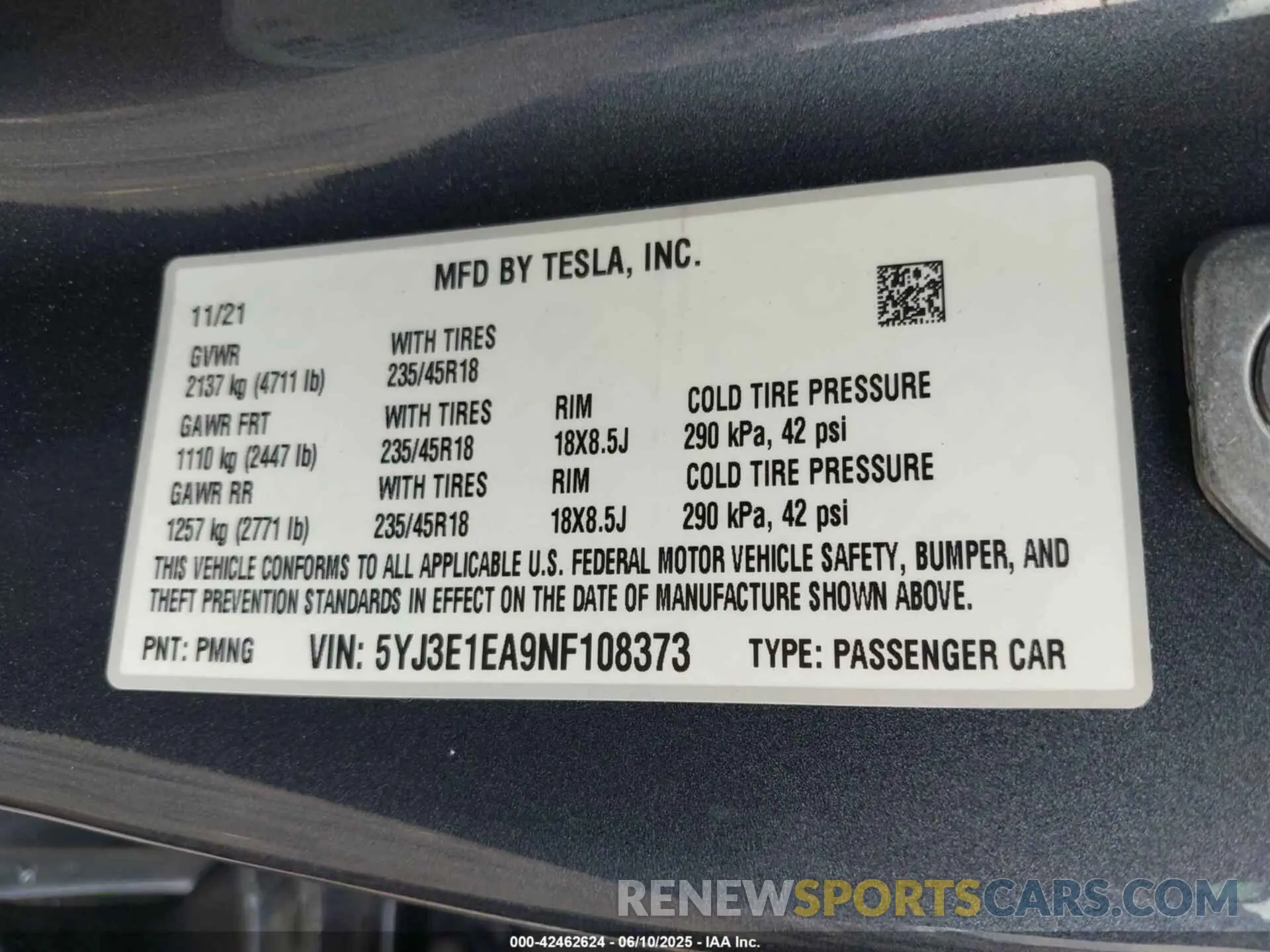 9 Photograph of a damaged car 5YJ3E1EA9NF108373 TESLA MODEL 3 2022