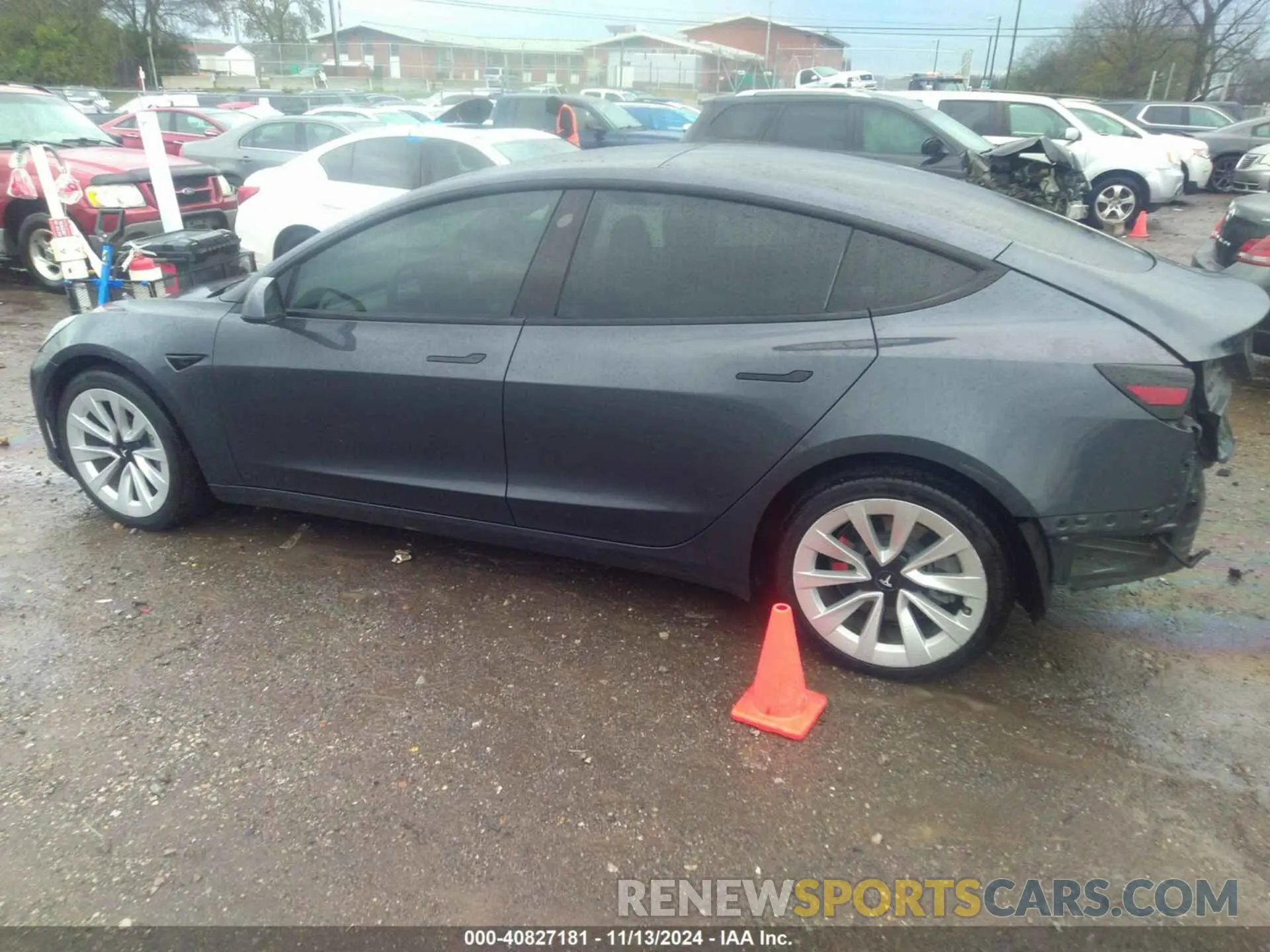13 Фотография поврежденного автомобиля 5YJ3E1EA9NF116828 TESLA MODEL 3 2022