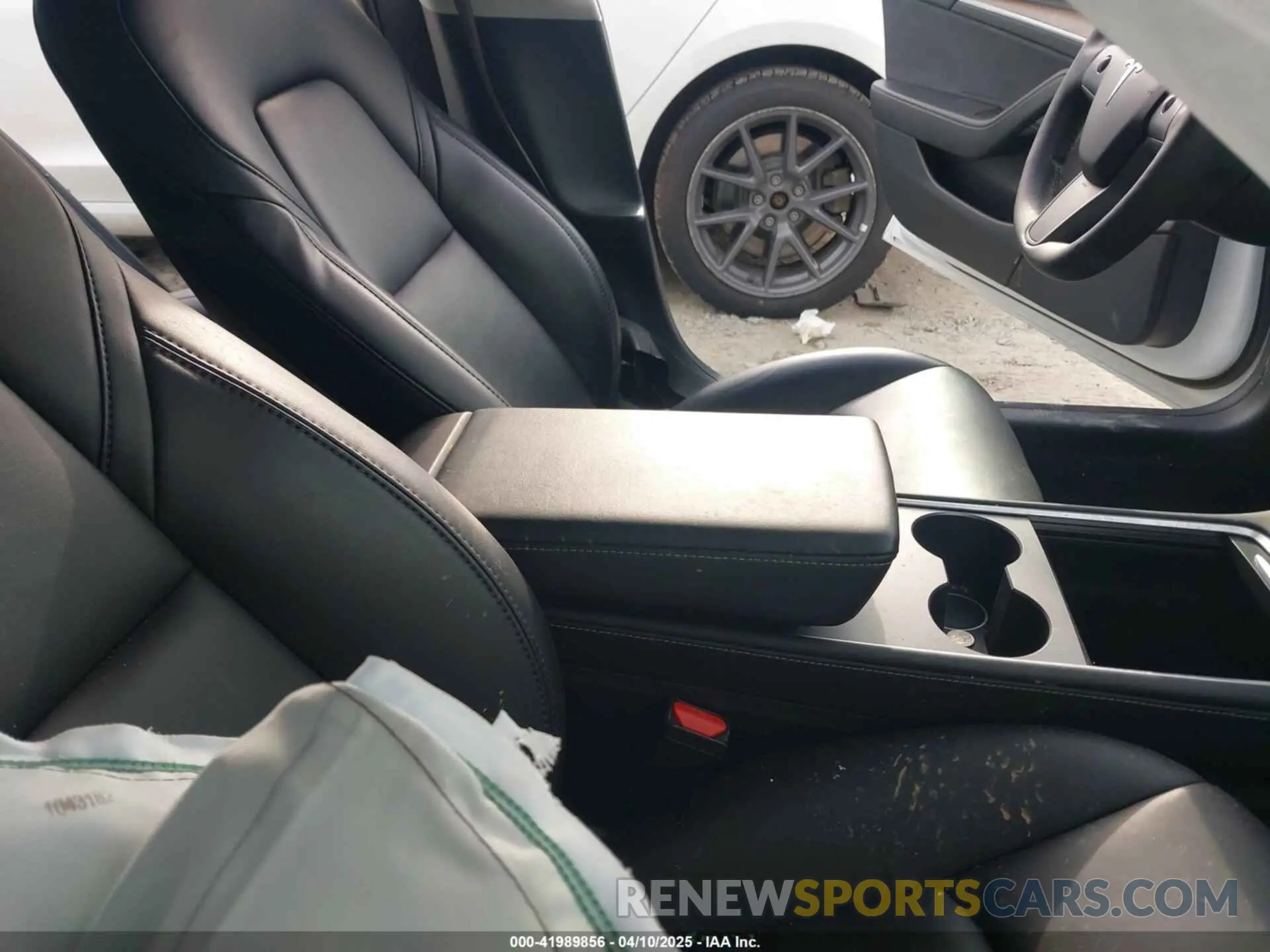 5 Photograph of a damaged car 5YJ3E1EA9NF124914 TESLA MODEL 3 2022