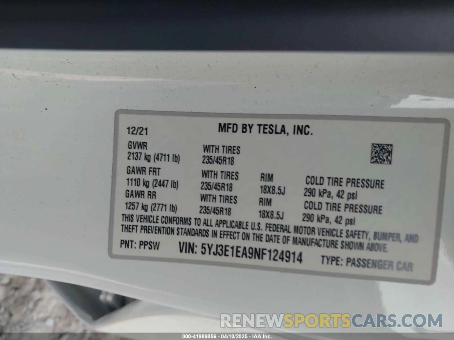 9 Photograph of a damaged car 5YJ3E1EA9NF124914 TESLA MODEL 3 2022