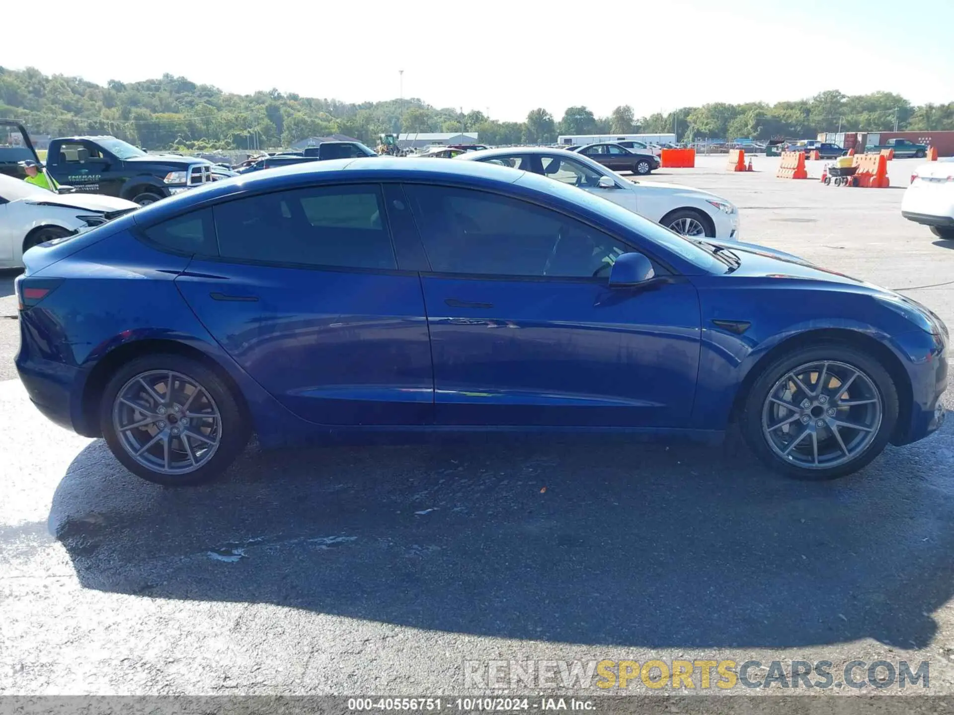 13 Фотография поврежденного автомобиля 5YJ3E1EA9NF185227 TESLA MODEL 3 2022