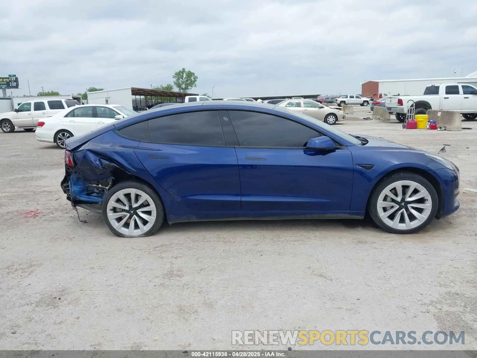 12 Photograph of a damaged car 5YJ3E1EA9NF189004 TESLA MODEL 3 2022
