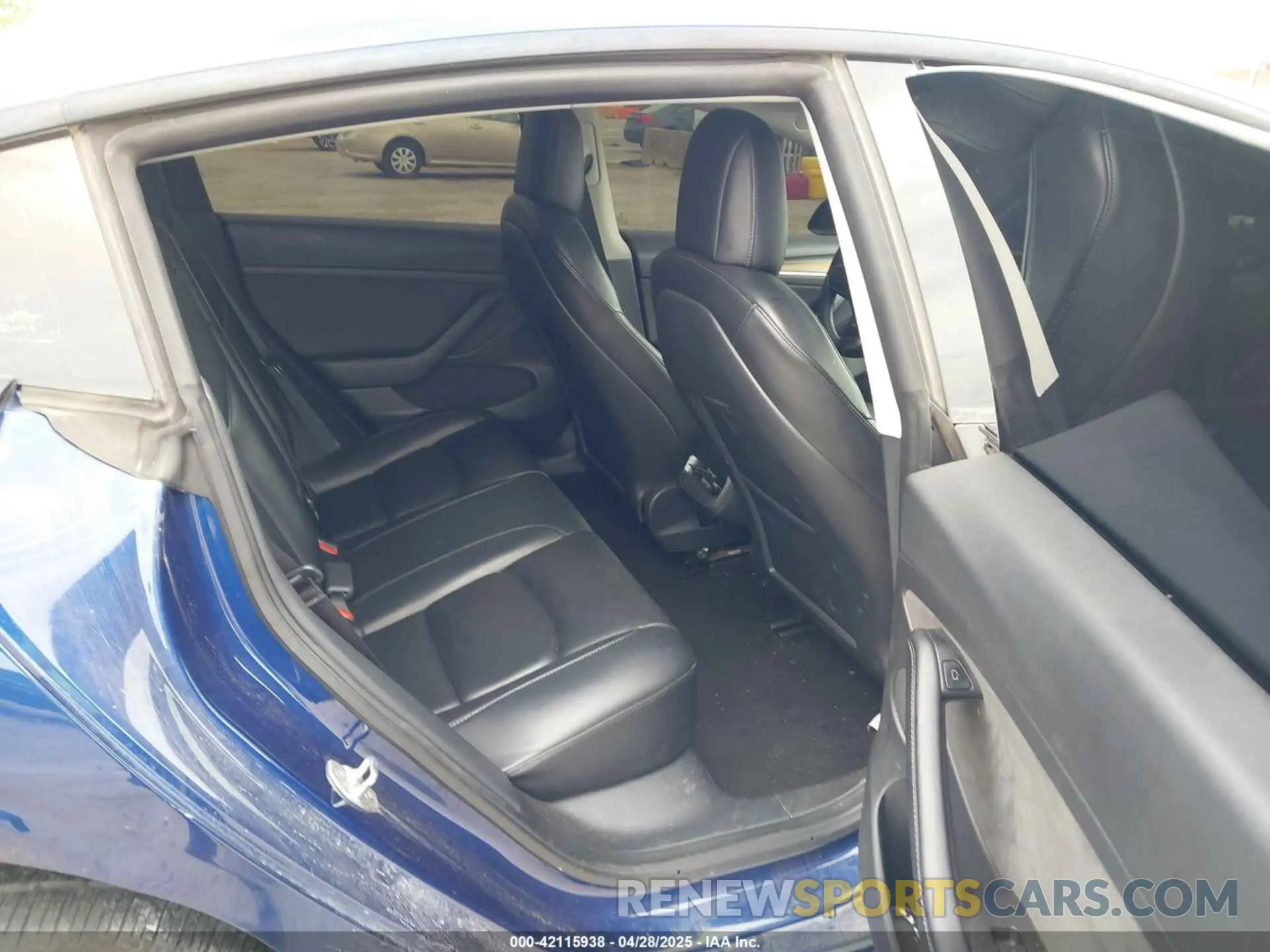 8 Photograph of a damaged car 5YJ3E1EA9NF189004 TESLA MODEL 3 2022