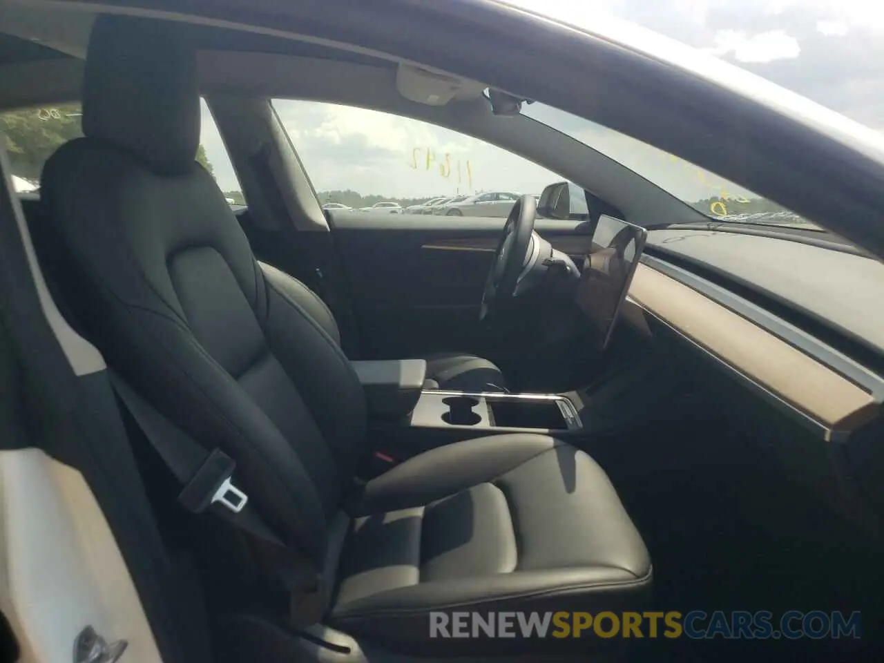 5 Photograph of a damaged car 5YJ3E1EA9NF191898 TESLA MODEL 3 2022