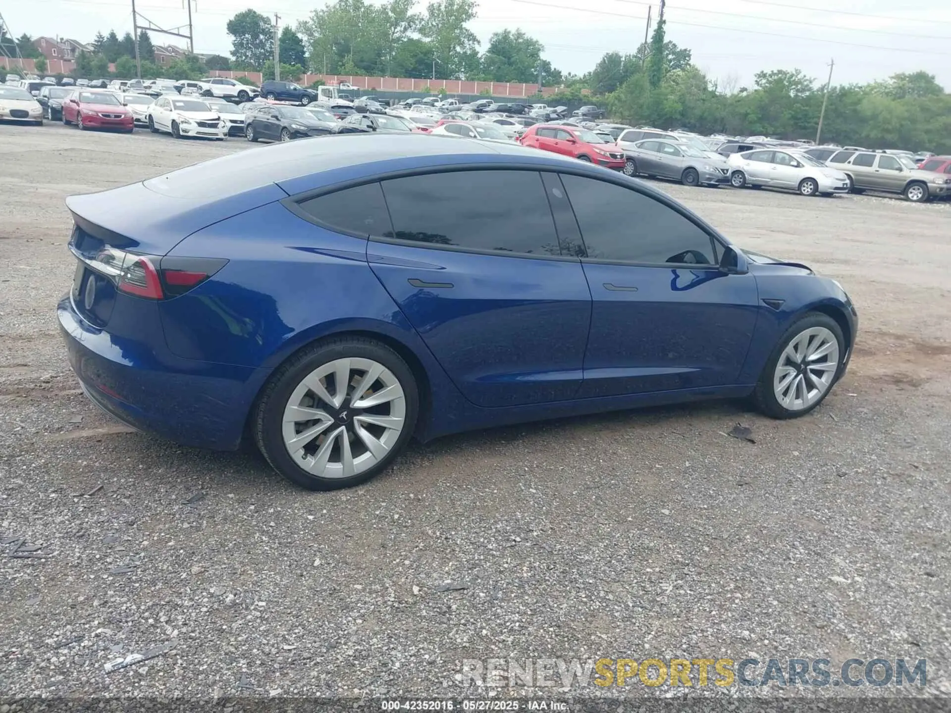 4 Фотография поврежденного автомобиля 5YJ3E1EA9NF199483 TESLA MODEL 3 2022