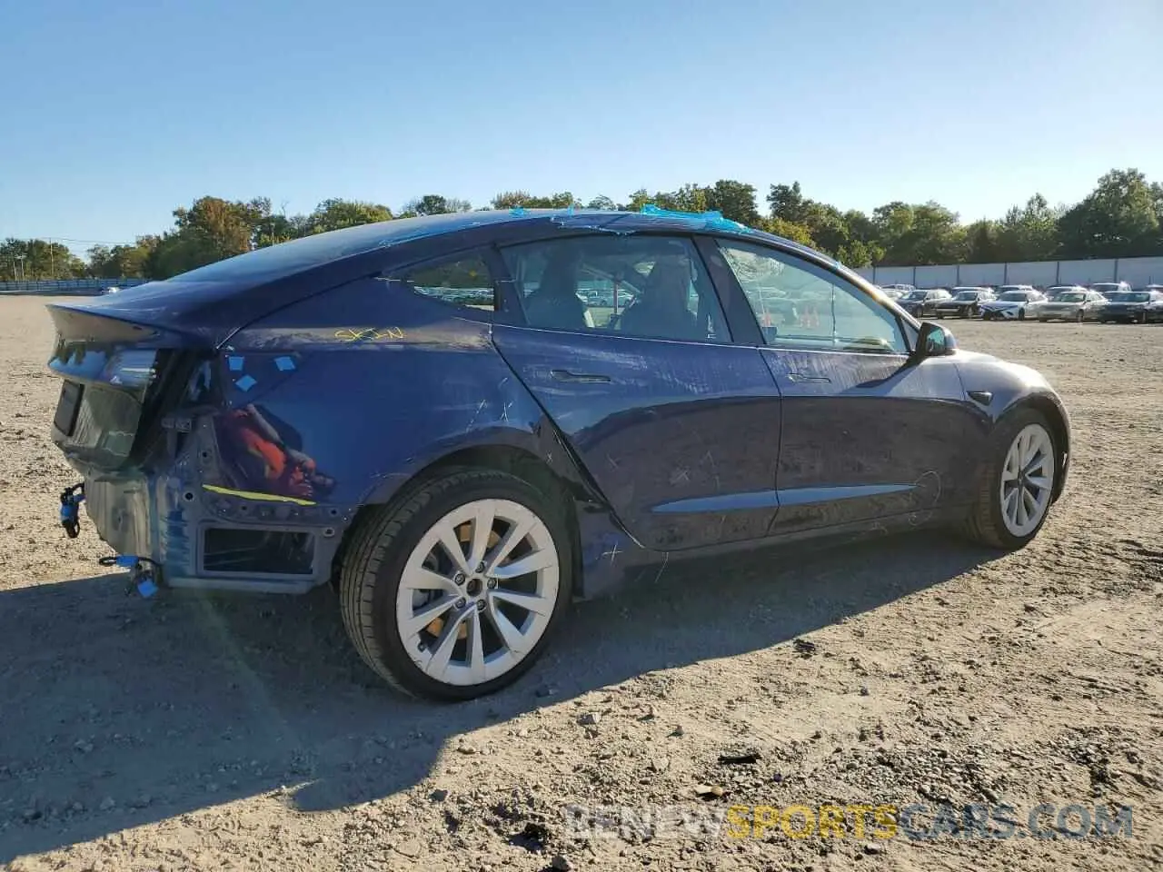 3 Photograph of a damaged car 5YJ3E1EA9NF286025 TESLA MODEL 3 2022
