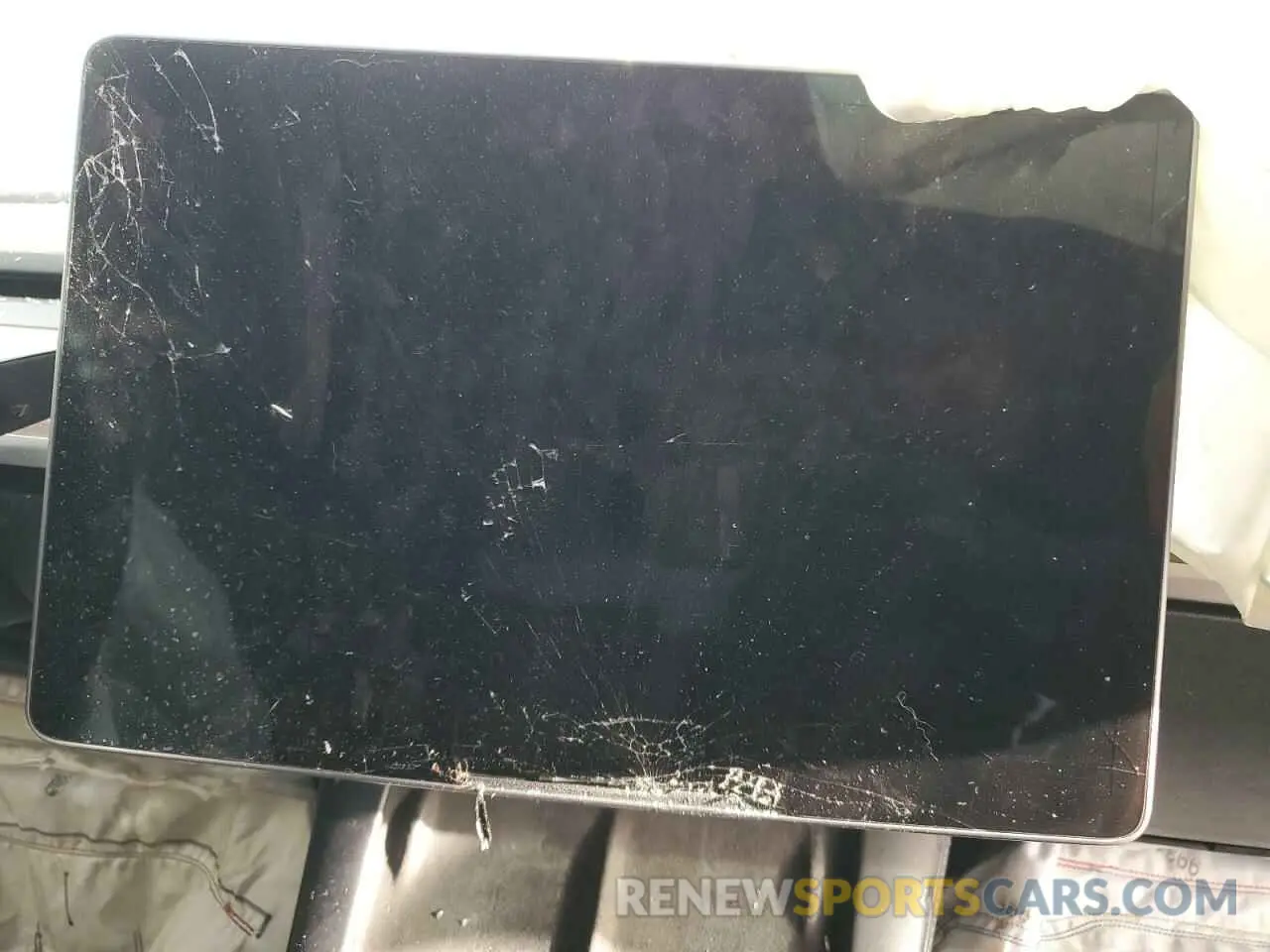 9 Photograph of a damaged car 5YJ3E1EA9NF318715 TESLA MODEL 3 2022