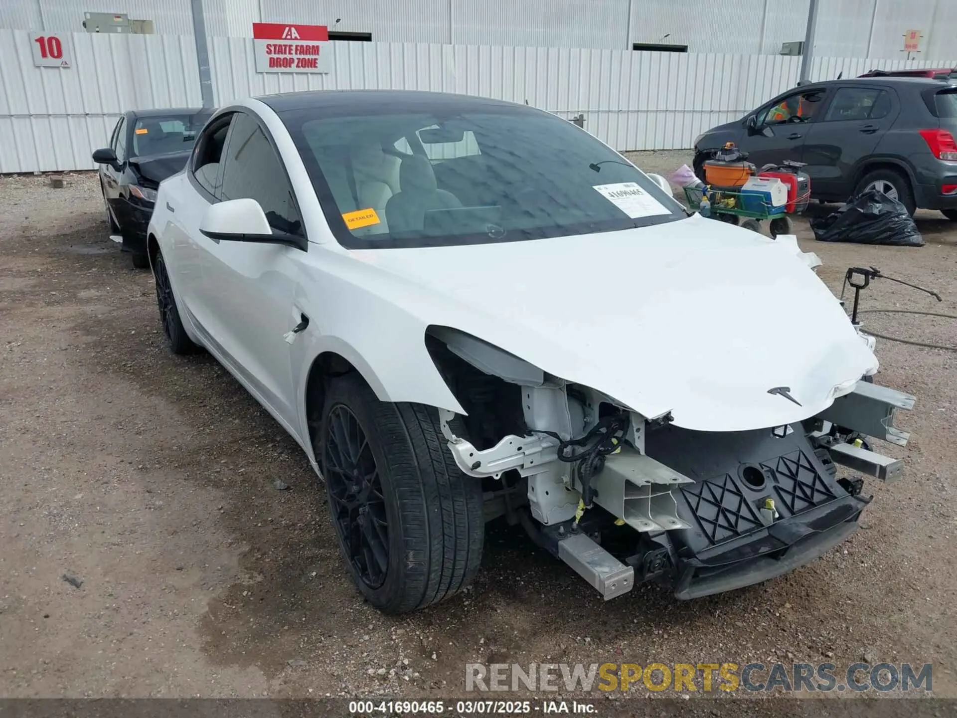 1 Photograph of a damaged car 5YJ3E1EA9NF337989 TESLA MODEL 3 2022