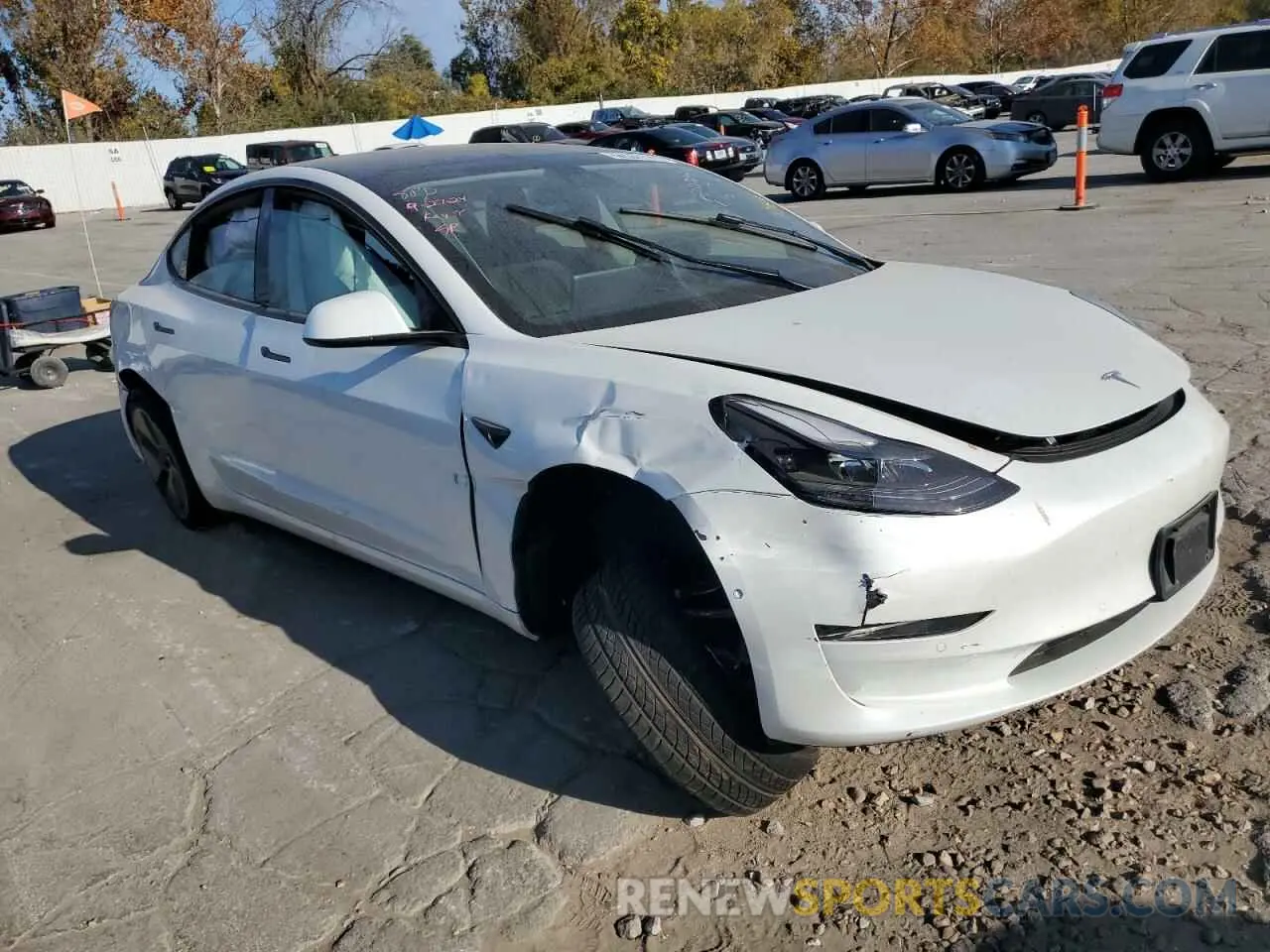 4 Фотография поврежденного автомобиля 5YJ3E1EA9NF368613 TESLA MODEL 3 2022