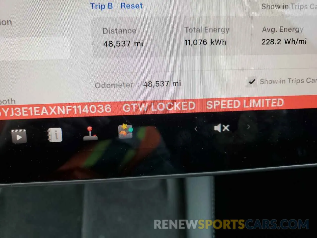 9 Photograph of a damaged car 5YJ3E1EAXNF114036 TESLA MODEL 3 2022