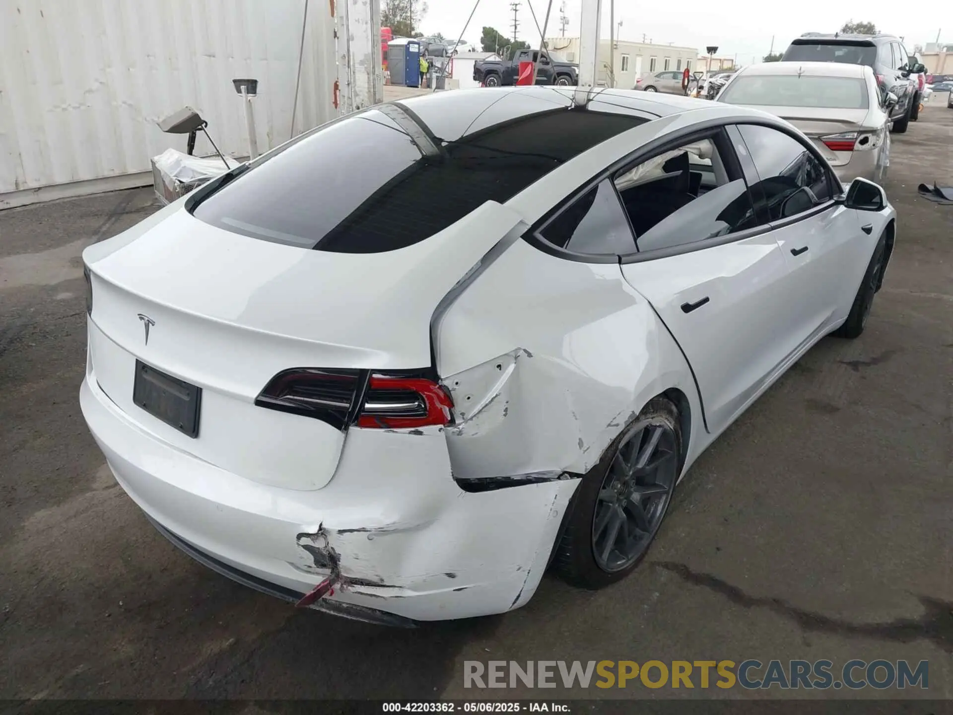 4 Фотография поврежденного автомобиля 5YJ3E1EAXNF117101 TESLA MODEL 3 2022