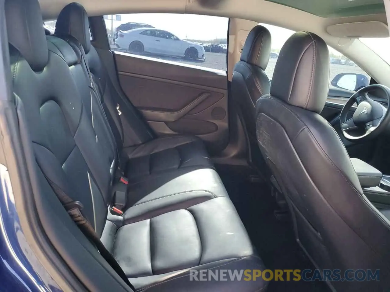 10 Photograph of a damaged car 5YJ3E1EAXNF202598 TESLA MODEL 3 2022