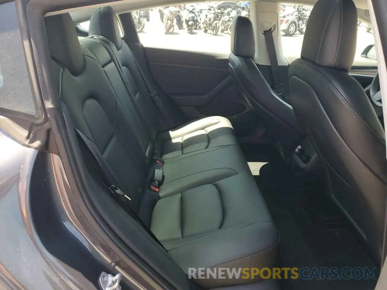 10 Photograph of a damaged car 5YJ3E1EAXNF251588 TESLA MODEL 3 2022