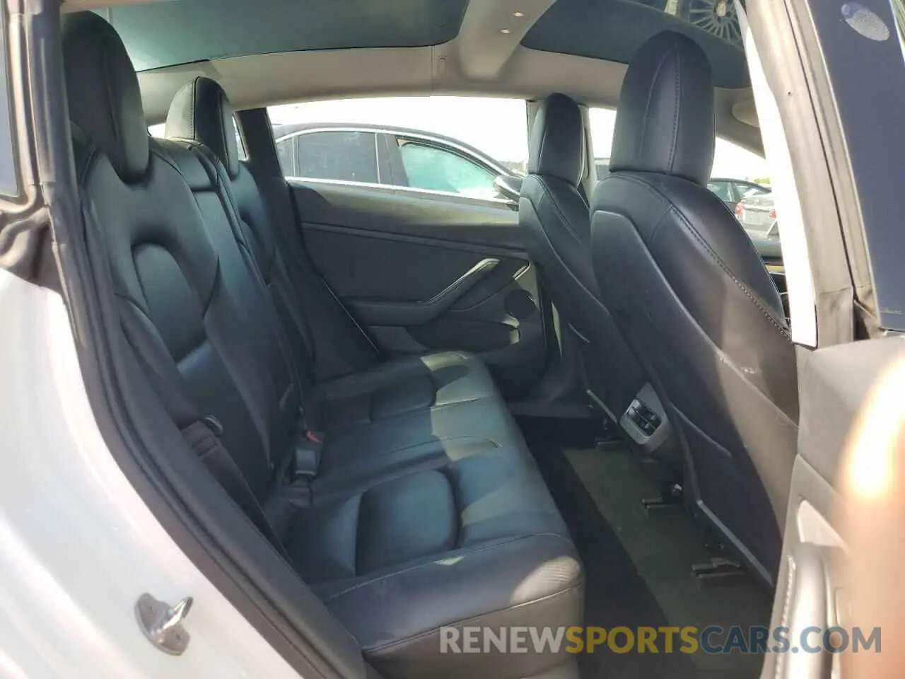 10 Photograph of a damaged car 5YJ3E1EAXNF290276 TESLA MODEL 3 2022