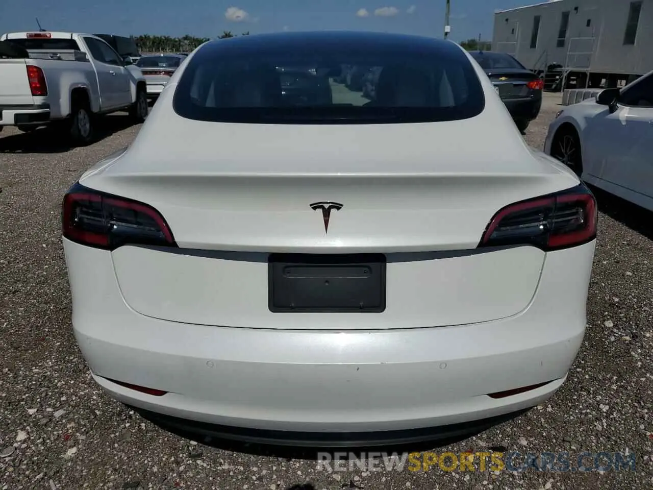 6 Photograph of a damaged car 5YJ3E1EAXNF290276 TESLA MODEL 3 2022