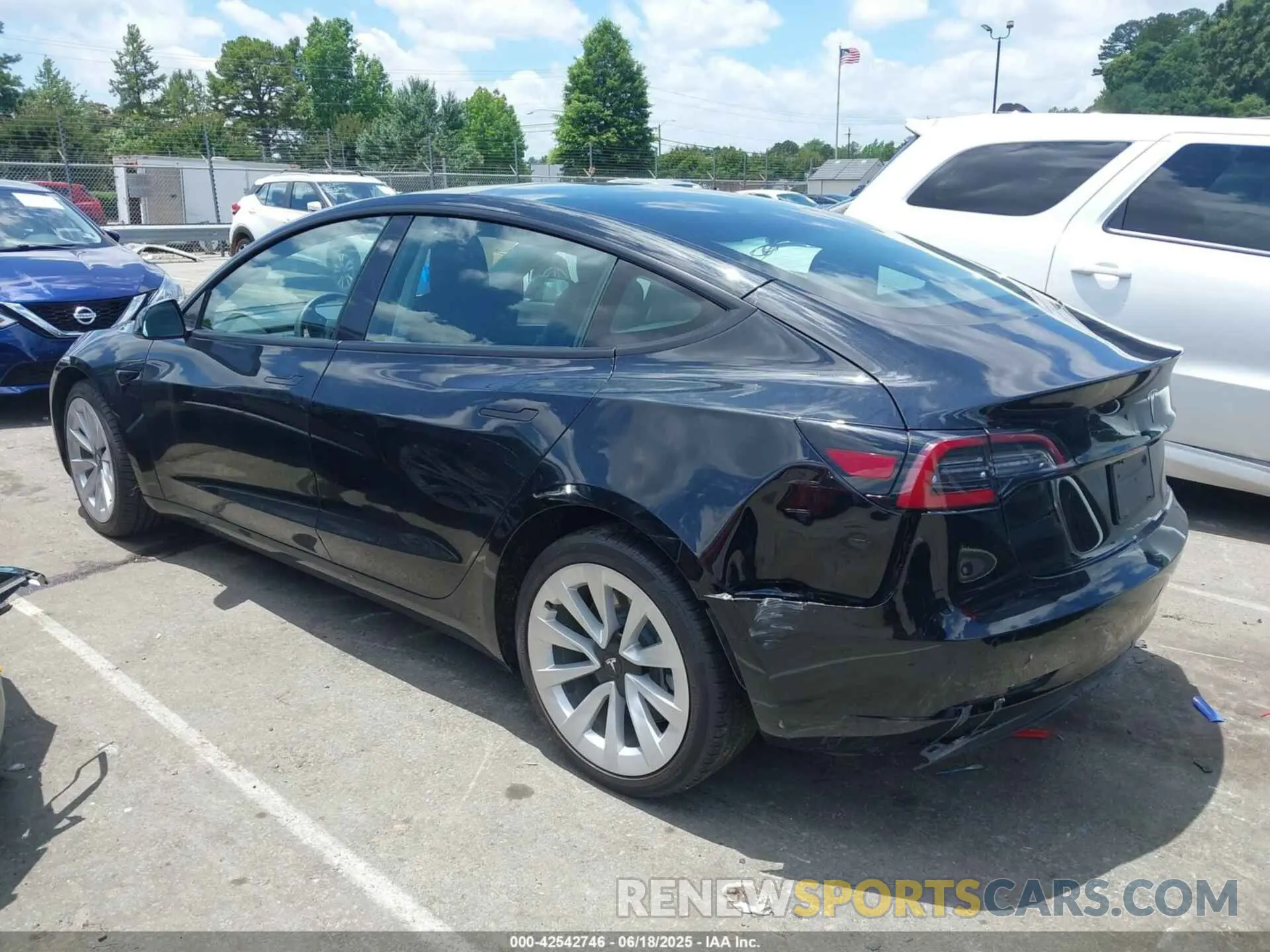 14 Photograph of a damaged car 5YJ3E1EAXNF291170 TESLA MODEL 3 2022