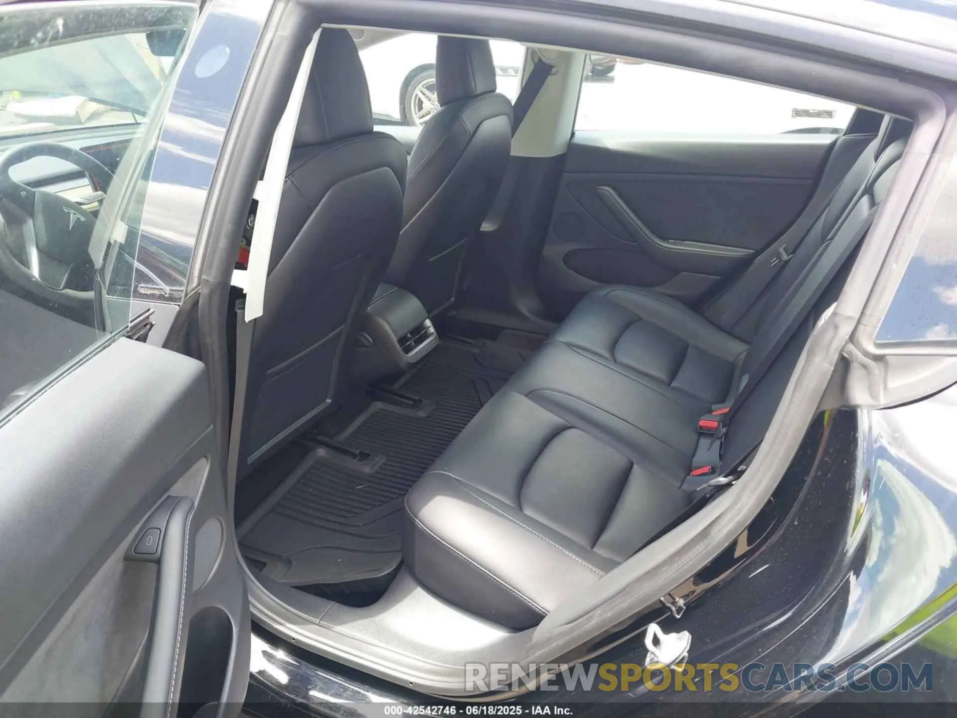 8 Photograph of a damaged car 5YJ3E1EAXNF291170 TESLA MODEL 3 2022