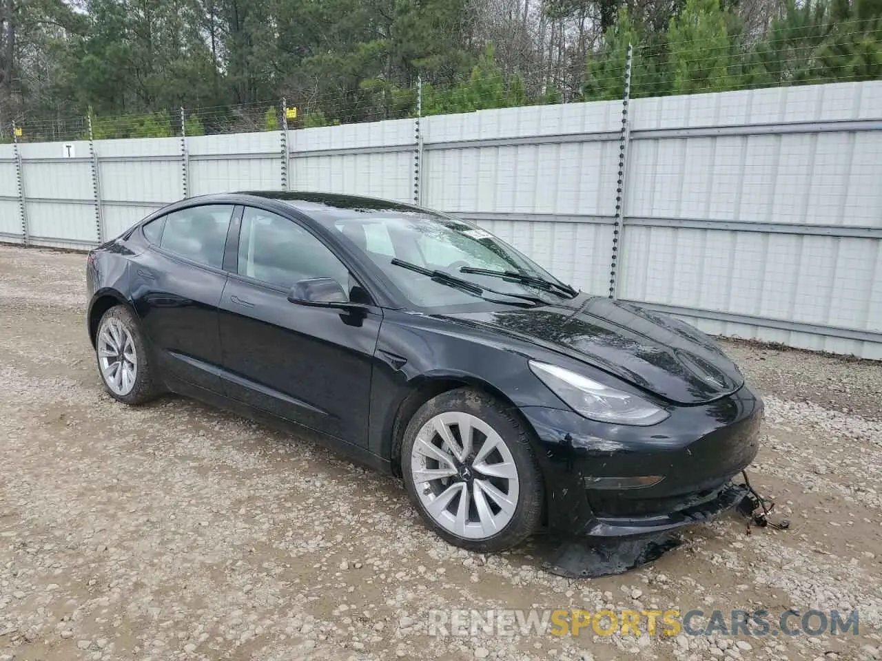 4 Photograph of a damaged car 5YJ3E1EAXNF368507 TESLA MODEL 3 2022
