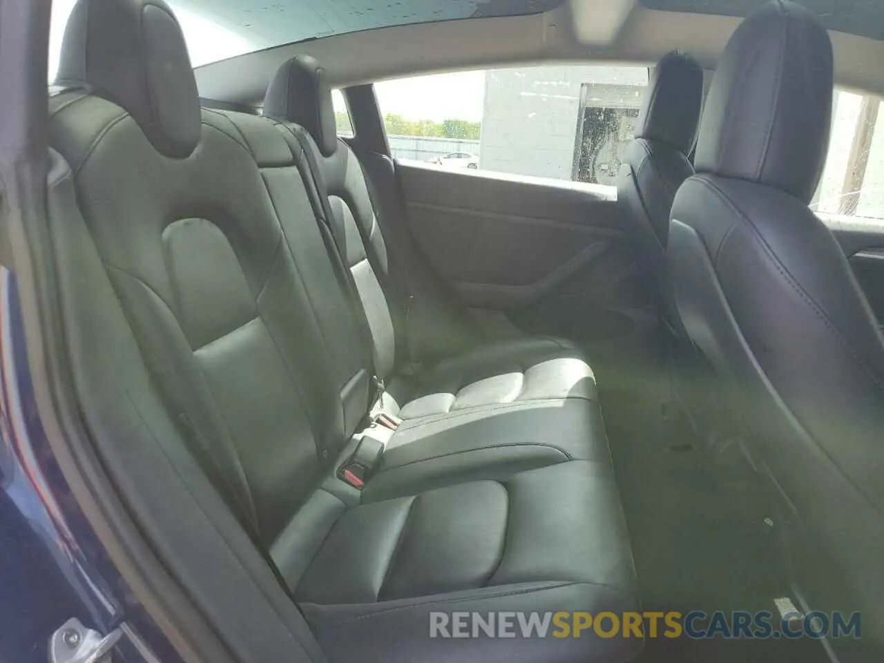 10 Photograph of a damaged car 5YJ3E1EAXNF370144 TESLA MODEL 3 2022