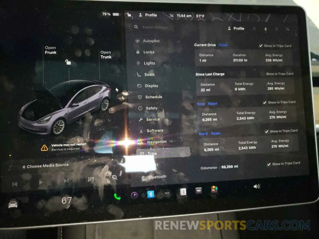 9 Photograph of a damaged car 5YJ3E1EAXNF370967 TESLA MODEL 3 2022