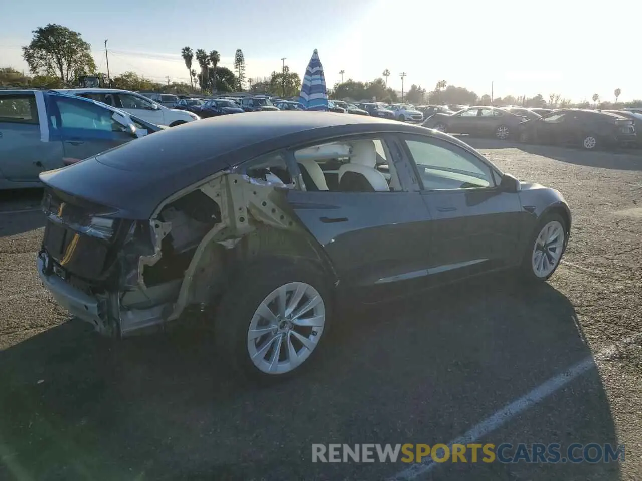 3 Фотография поврежденного автомобиля 5YJ3E1EAXNF374601 TESLA MODEL 3 2022