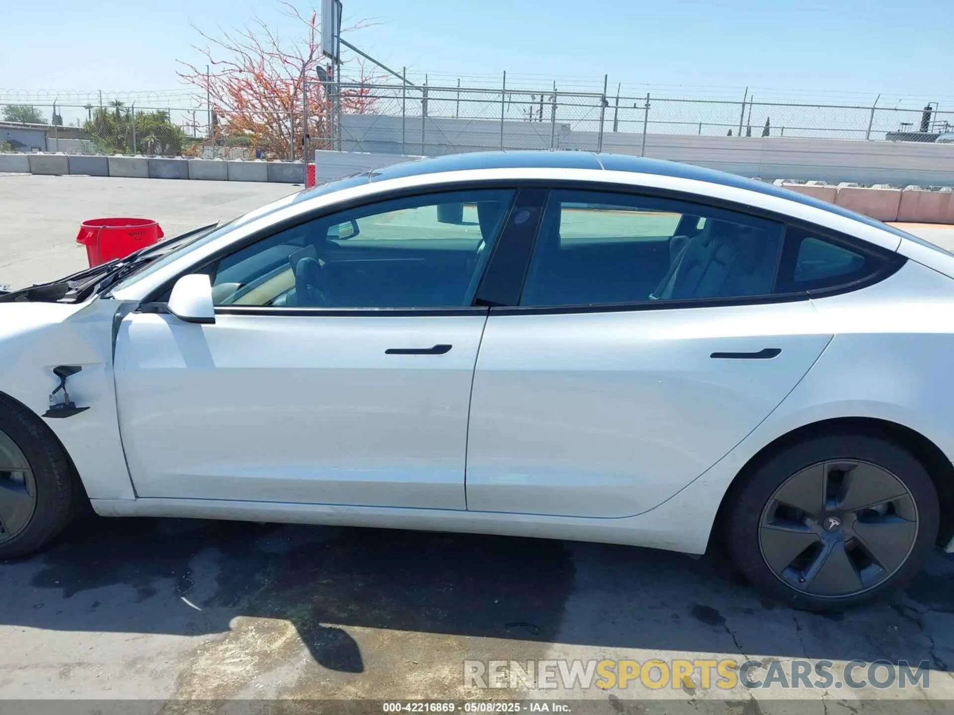 15 Photograph of a damaged car 5YJ3E1EB0NF135678 TESLA MODEL 3 2022