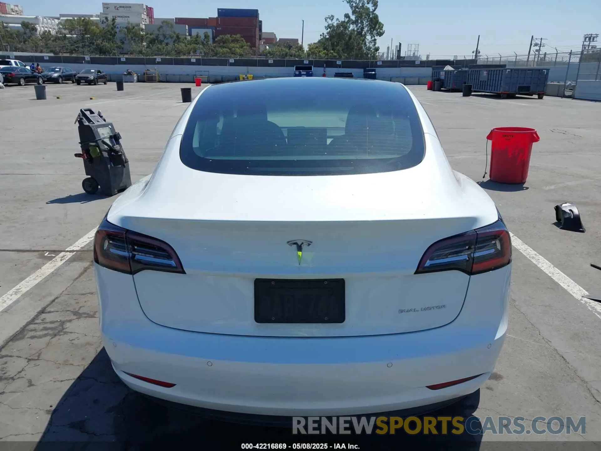 17 Photograph of a damaged car 5YJ3E1EB0NF135678 TESLA MODEL 3 2022