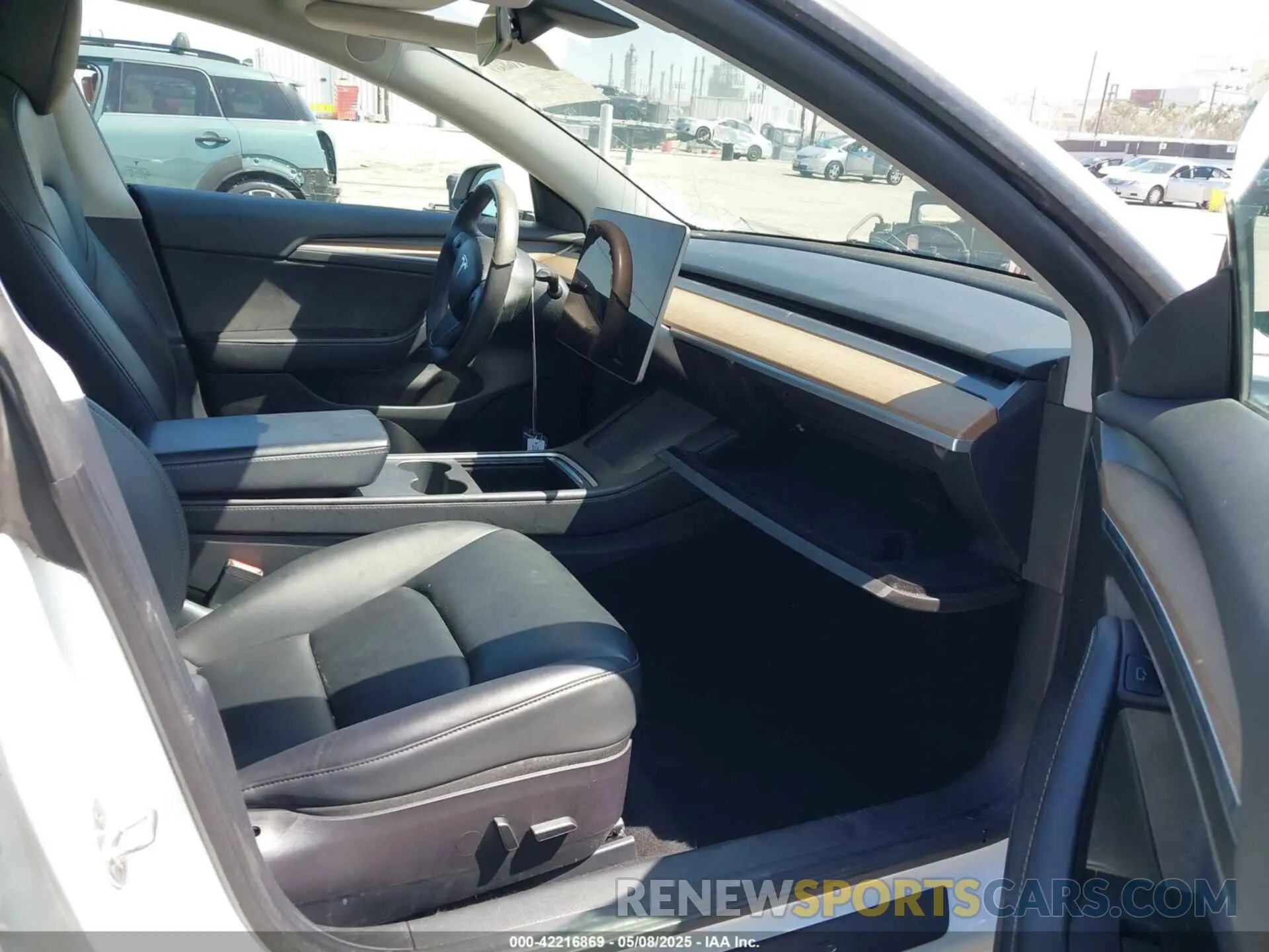 5 Photograph of a damaged car 5YJ3E1EB0NF135678 TESLA MODEL 3 2022