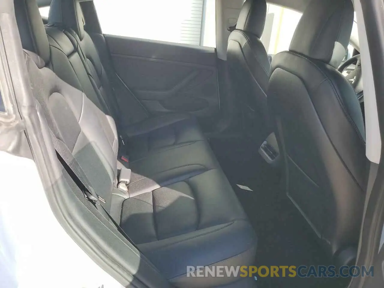 10 Photograph of a damaged car 5YJ3E1EB0NF243122 TESLA MODEL 3 2022
