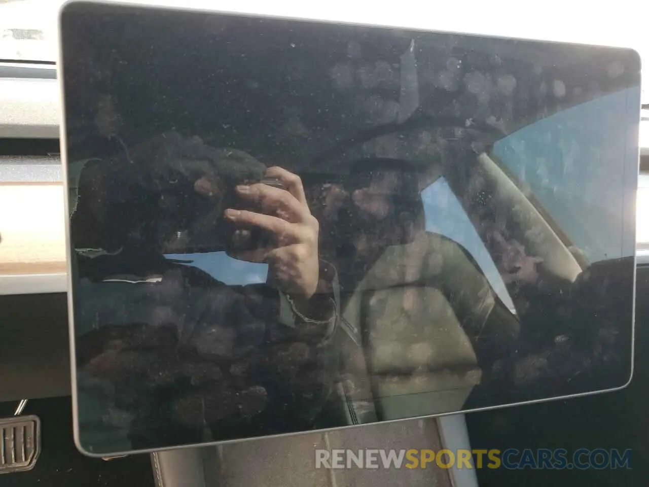 9 Photograph of a damaged car 5YJ3E1EB0NF243122 TESLA MODEL 3 2022