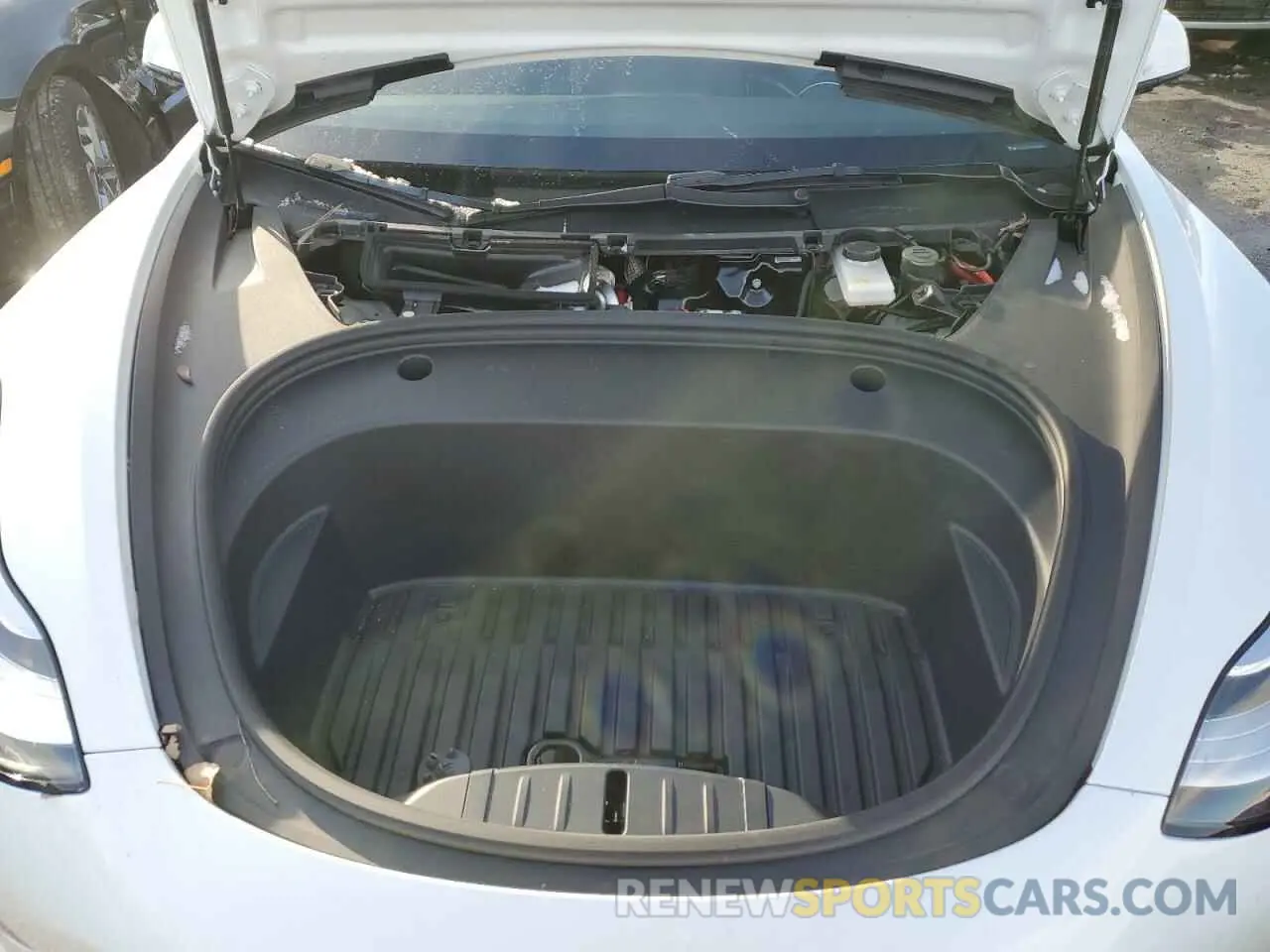 11 Photograph of a damaged car 5YJ3E1EB0NF260809 TESLA MODEL 3 2022