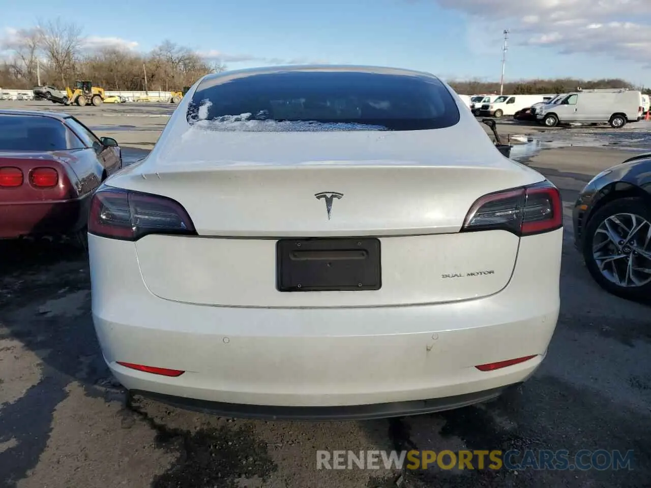 6 Photograph of a damaged car 5YJ3E1EB0NF260809 TESLA MODEL 3 2022