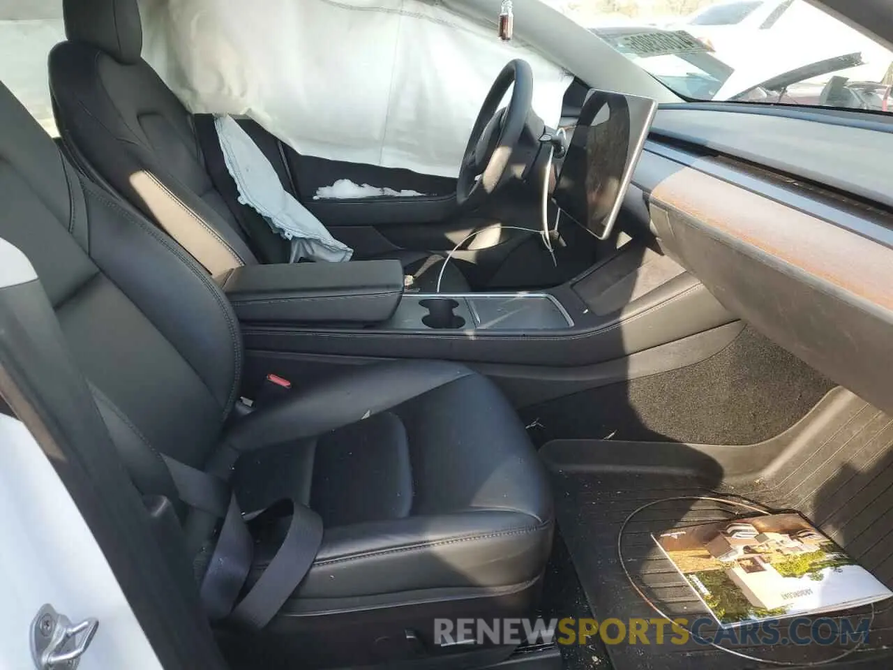 7 Photograph of a damaged car 5YJ3E1EB0NF260809 TESLA MODEL 3 2022