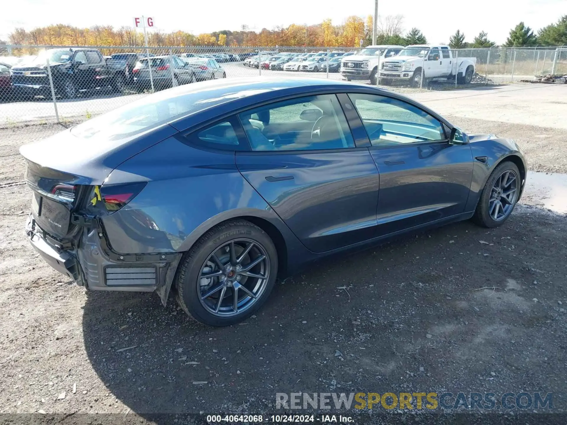 4 Photograph of a damaged car 5YJ3E1EB0NF278789 TESLA MODEL 3 2022