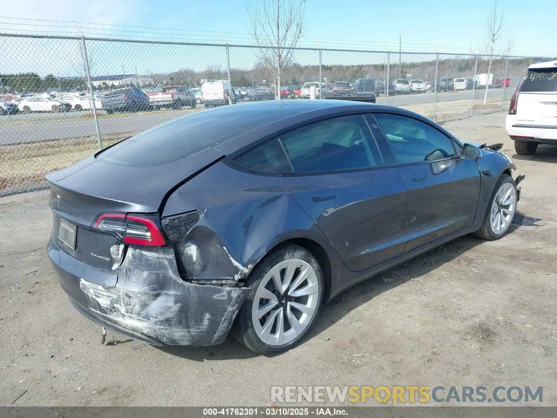 4 Фотография поврежденного автомобиля 5YJ3E1EB0NF314870 TESLA MODEL 3 2022