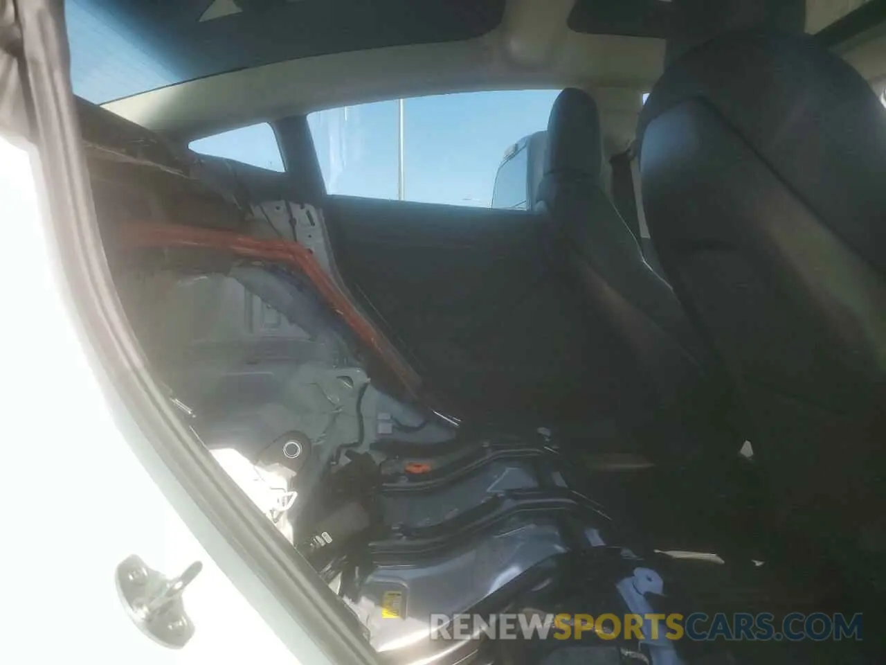 10 Photograph of a damaged car 5YJ3E1EB0NF329062 TESLA MODEL 3 2022