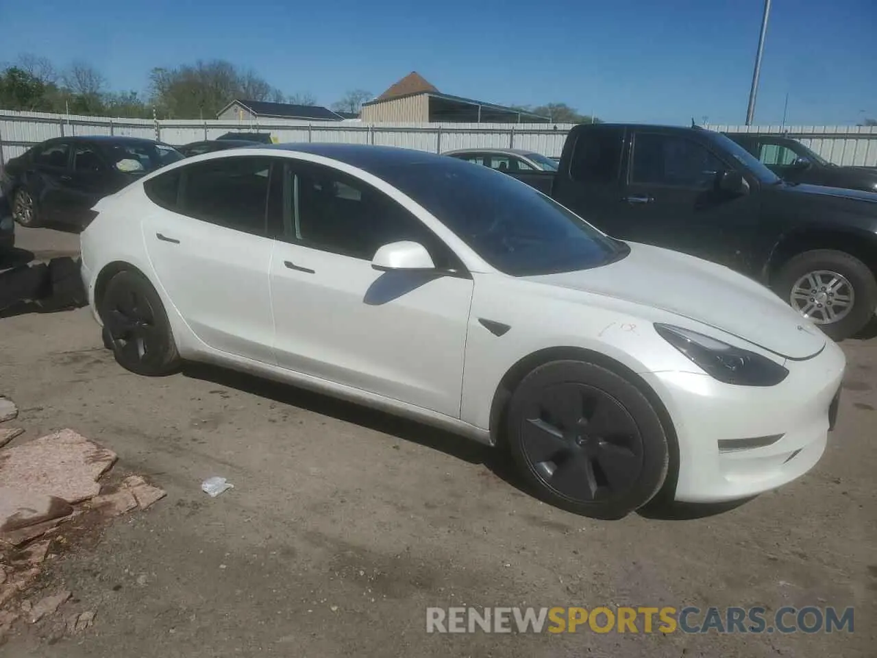 4 Photograph of a damaged car 5YJ3E1EB0NF329062 TESLA MODEL 3 2022