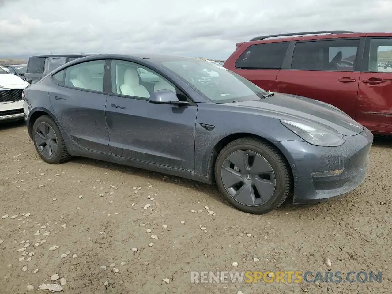 4 Фотография поврежденного автомобиля 5YJ3E1EB0NF352700 TESLA MODEL 3 2022
