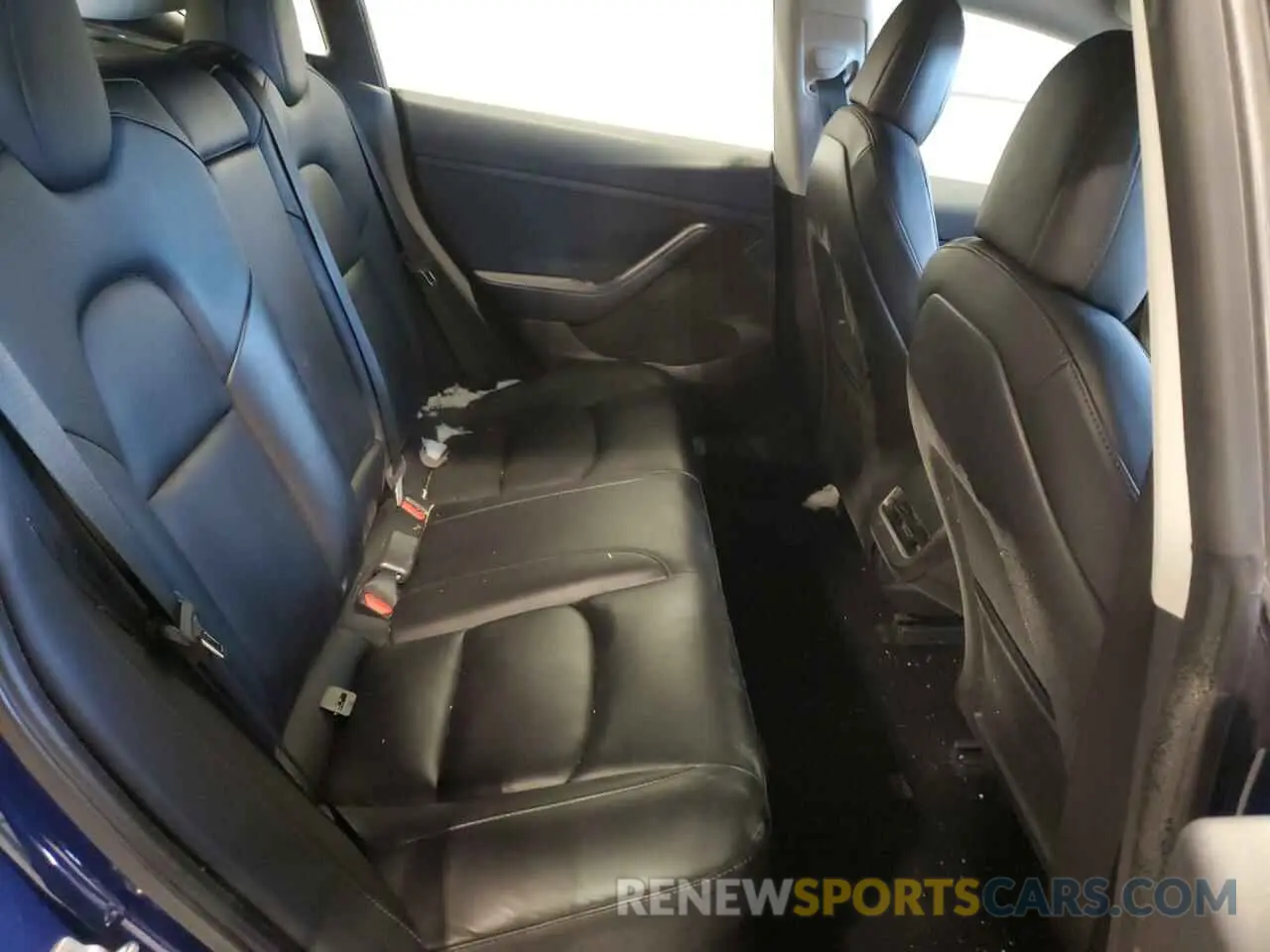 10 Photograph of a damaged car 5YJ3E1EB1NF110868 TESLA MODEL 3 2022