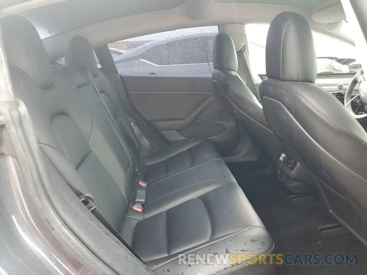 10 Photograph of a damaged car 5YJ3E1EB1NF112040 TESLA MODEL 3 2022