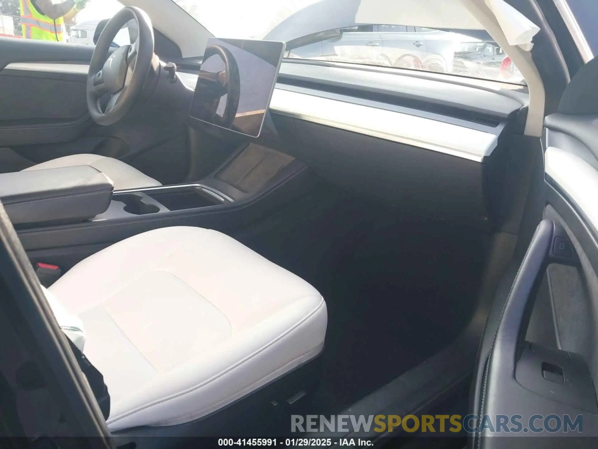5 Photograph of a damaged car 5YJ3E1EB1NF115214 TESLA MODEL 3 2022
